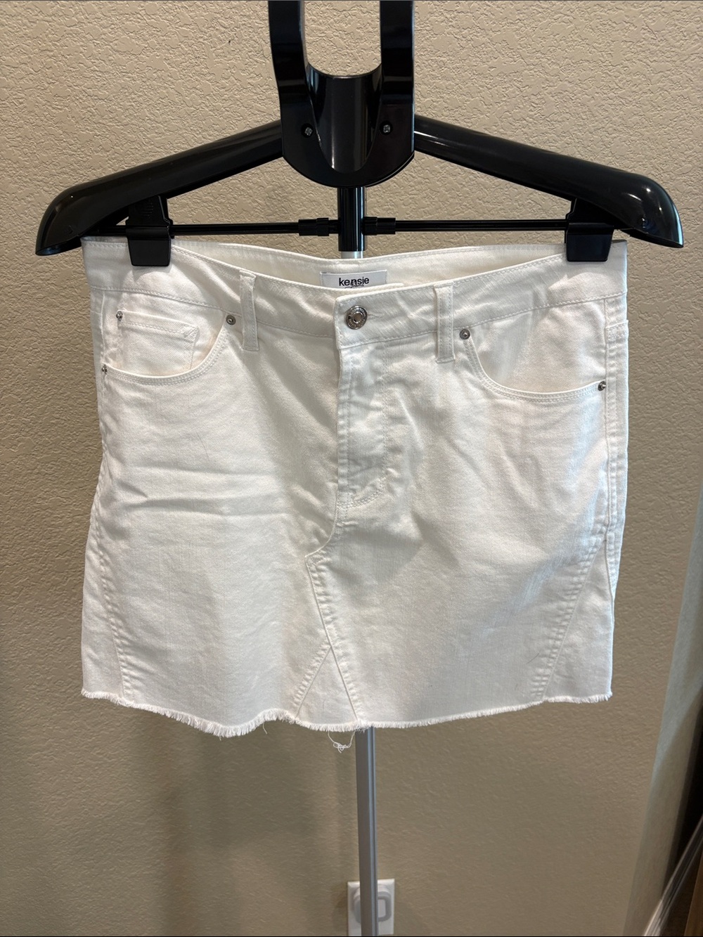 kensie White Frayed Hem Denim Mini Skirt